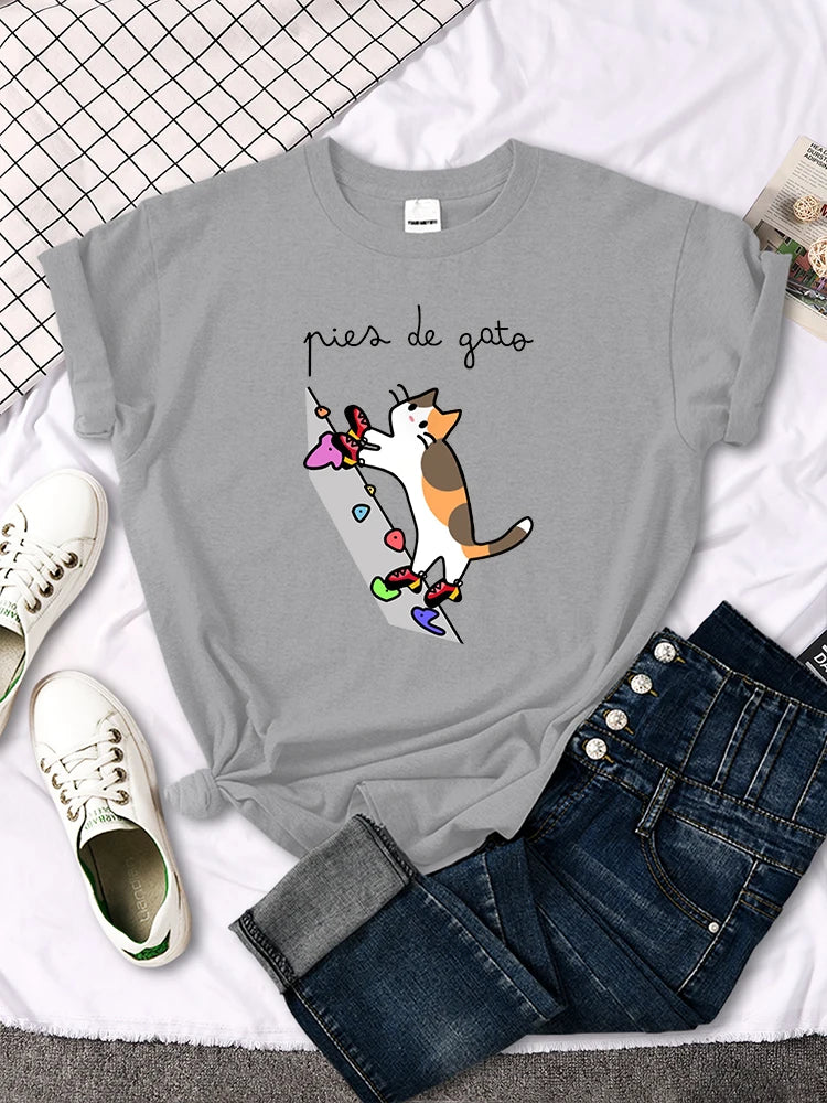Klättrande katt (T-Shirt)