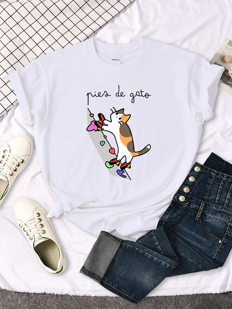Klättrande katt (T-Shirt)